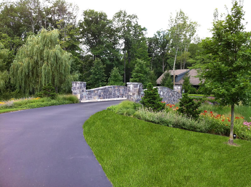 Driveway landscaping Layout